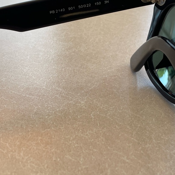 Ray-Ban Wayfarer - Picture 5 of 6